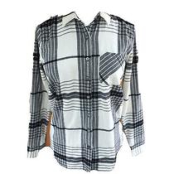 Banana Republic soft wash-black and white plaid flannel buttons up shirt-women’s - Picture 3 of 5